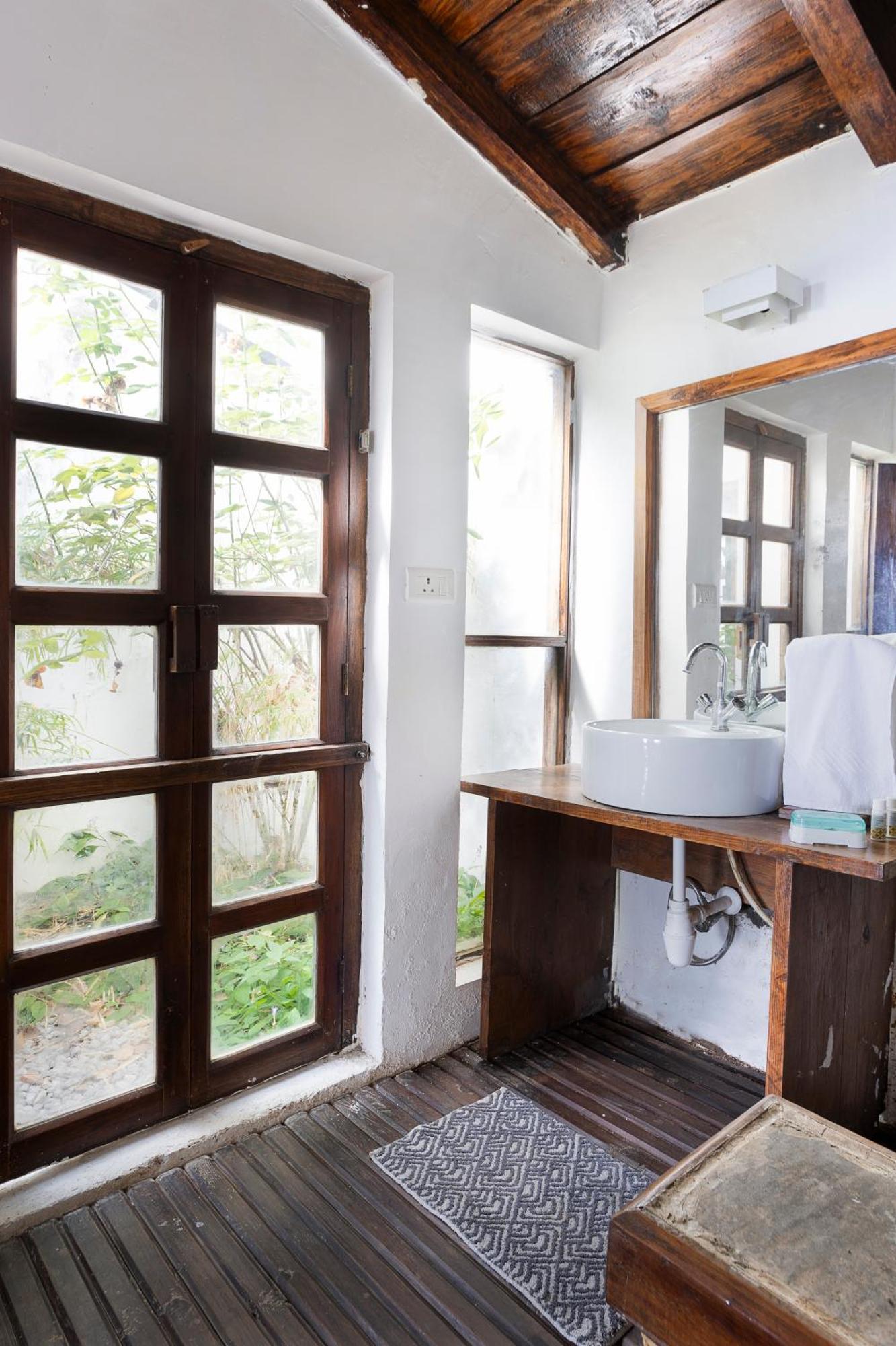 Dunagiri Retreat Dwarahat Rom bilde
